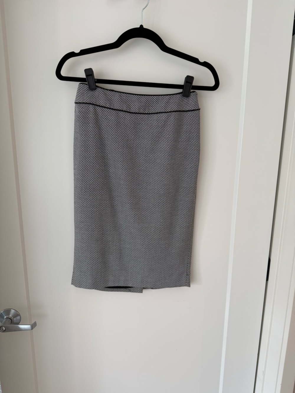 The Limited Black & White Textured Pencil Skirt
